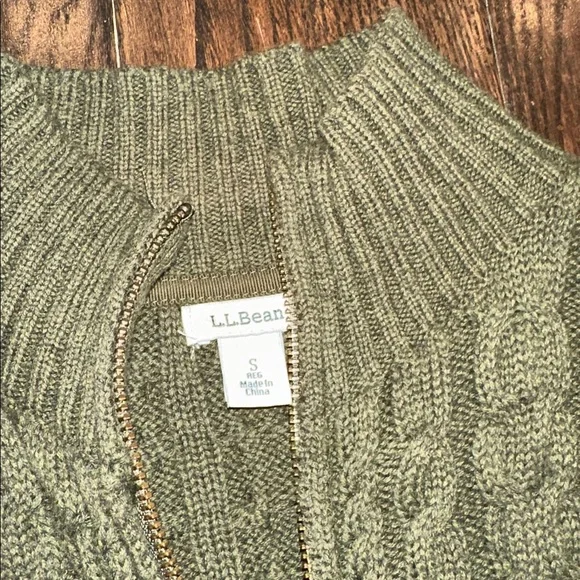 L.L. Bean Olive Green Knit zippered Sweater size small - Picture 5 of 8